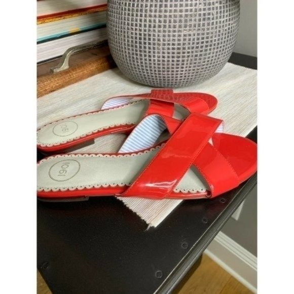 1901 Bryers Cross Band Slide Sandal - Picture 9 of 10